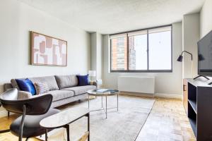 UES 1BR w Gym Pool Doorman Elevator nr park NYC-622 - 4-star hotels in New York