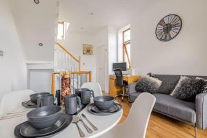 Luxury Apartment Near Canning Town- Free Parking