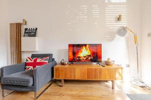 Luxury Apartment Near Canning Town- Free Parking