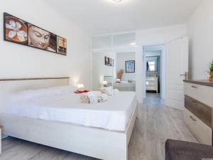 Marina Palace Amazing balcony Renovated