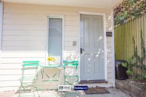 Compact 1BR Studio, Fast Wi-Fi & Kitchenette, Great for Short Stays & Monthly Bookings