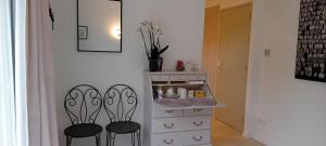 Sejours chez l'habitant La vie en rose, a room with a view! : photos des chambres