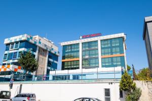 The Port Güzelyalı