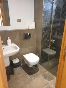 Serene Pool View 8Mins to Marina