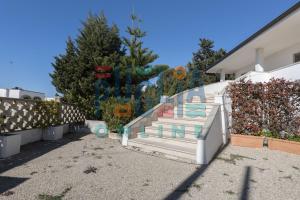 Villa Li Curiosi Puglia on line