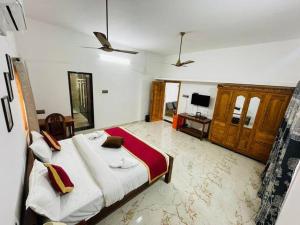 White Home Stay