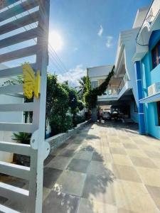 White Home Stay