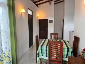 Bulan Villa Hikkaduwa