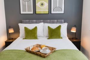 Caboose Stays - Bury St Edmunds - Modern 4 Bed townhouse close to centre and major transport links - Fast Wifi - Parking - Business and Contractors