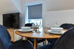 Stylish Two-Bed Home Near Nature & Transport Links