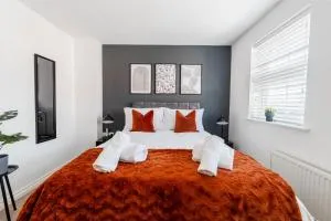 Caboose Stays - Bury St Edmunds - Modern 4 Bed townhouse close to centre and major transport links - Fast Wifi - Parking - Business and Contractors - Westley