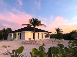 Luxe villa op Coral Estate 1 min lopen van zee - 威利布罗德