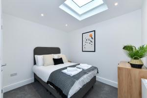 Stylish Flat Near Nature & Town Centre with Parking