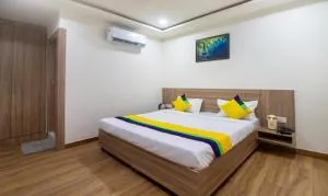 Itsy Hotels Krishna Residency, Govardhan Chauraha - Govardhan