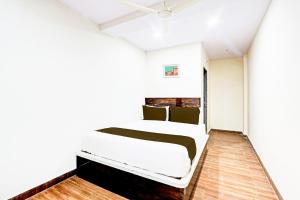 Hotel O RB @ KOMPALLY