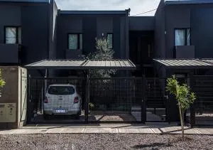 Departamento del Bosque equipado para 4 patio parrilla cochera cubierta - Cruz de Piedra