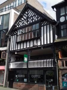 Superb City Centre apt with parking