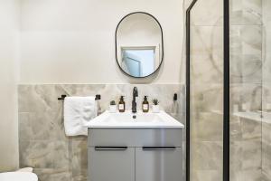 London Calling 3 bed 3 baths 5 mins from trainCity