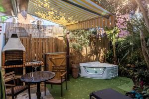 Unique Tiny Smart Home with Private Garden, Jacuzzi - Sintra WOW