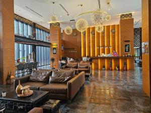 1BDR Roof pool 500m to beach Great gym Parking