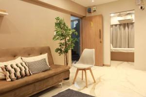 Downtown 2 and half BHK Appt Mahalaxmi, 1201