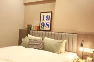 Downtown 2 and half BHK Appt Mahalaxmi, 1201