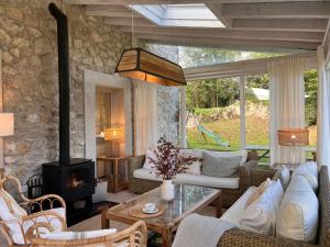 Wishome-Preciosa cuadra rehabilitada con chimenea y piscina climatizada