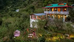 SaffronStays Fairytale Villa - 3 bedroom villa in orchards and access to the river - Shangarh