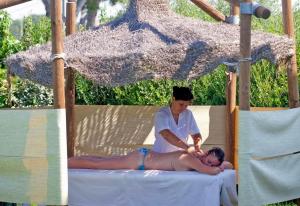 ISA-Village with swimming-pool in Montalto Marina just 100 meters from the beach, mobile homes with air conditioning and private outdoor area