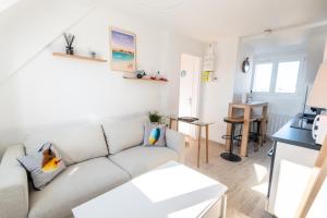 PREMIUM T2 neuf 4ème étage ultra Centre Lorient par Groom