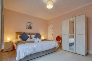 NEW Spacious Comfort Ideal 3Bedroom Hideaway - Manor