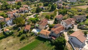 Two Stone Houses Iva