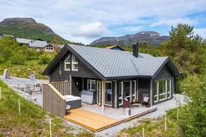 Moderne hytte på Fjellsætra med Jacuzzi - Sykkylven