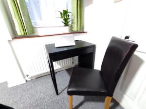 Rowan Studio - City Centre Self Contained One-Bed Flat