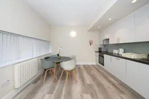 Victoria Mills - UCC Summer Beds - Ballinhassig