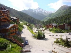 Charmant appt à Méribel avec balcon et casier à skis - FR-1-355-250