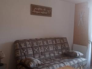 Location 2 pièces 4 pers, ascenseur, vue montagne, parking, St Jean dAulps - FR-1-573-40