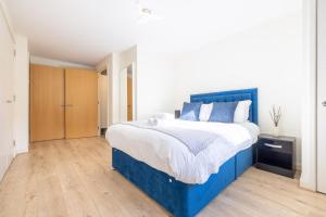 Belfast Quarters - Albert clock