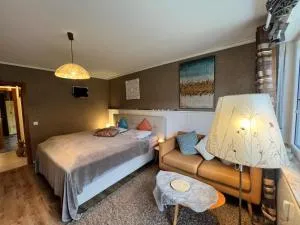 Marburg Apartment pfiffige Luisa in ruhiger Waldrandlage mit Balkon und Wintergarten - Hahnerheide