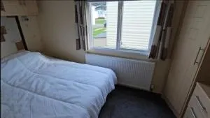 2 bed huge balcony Retreat in Rhyl - 拉尔