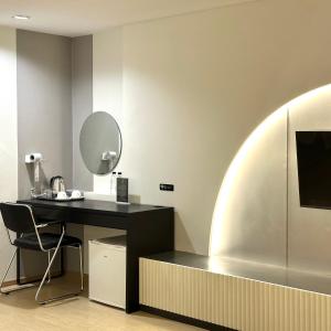 Deluxe giường Queen (Deluxe Queen)