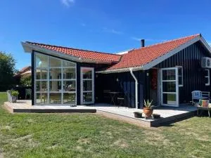 Beautiful Home In Højslev W- - Lundø