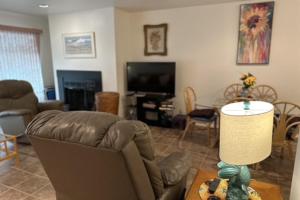 Sea Colony --- 33577 West Lake View, Unit 1006B