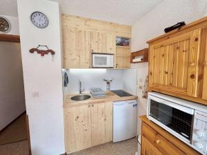 Appartements Studio Cabine avec Terrasse, Parking et Proche Pistes - Praz-sur-Arly - FR-1-603-28 : photos des chambres