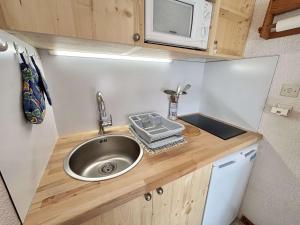 Appartements Studio Cabine avec Terrasse, Parking et Proche Pistes - Praz-sur-Arly - FR-1-603-28 : photos des chambres