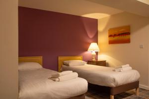 Club Twin Room Without a Window room in Britannia Edinburgh Hotel