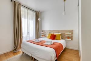 New and quiet 1 Bdr Flat in the Heart of Paris 12