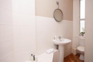 Beautiful 2 Bed Apartment Rose St