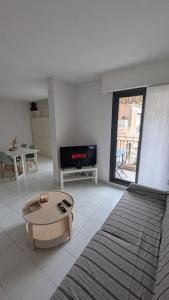 T2 ouvert à 5 min des plages, au calme, avec balcon et garage