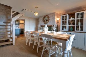 Finest Retreats - Blackclough Farmhouse at Blackclough Farm